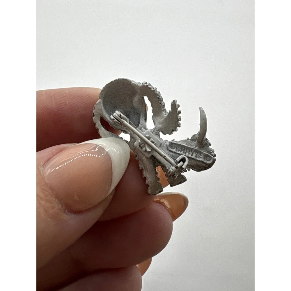 Vintage Gerrys‎ Silver Tone Dog Brooch Pin Green Rhinestone Eyes Textured Animal